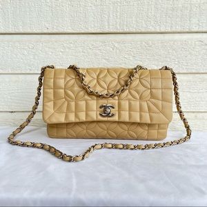 chanel crystal le boy bolsa